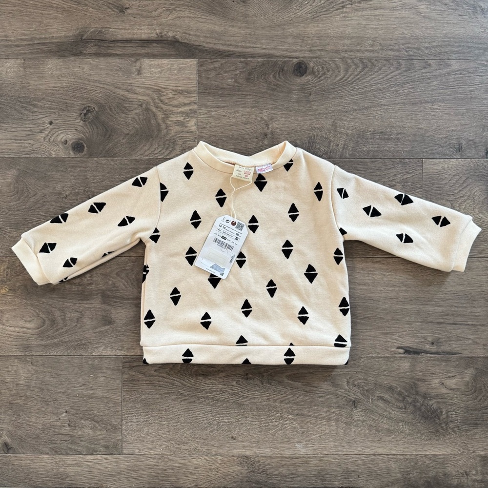 Zara Cream and Black Geometric Sweatshirt